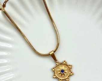 Ketting met hanger - ketting met bedel blauw - ketting goud vrouw - charm necklace - minimalistisch - kette gold - strass