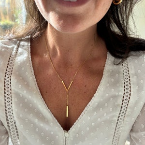 Ketting goud dames korte ketting minimalistisch kette gold short necklace schakelketting v-hanger dunne ketting met hanger afbeelding 5