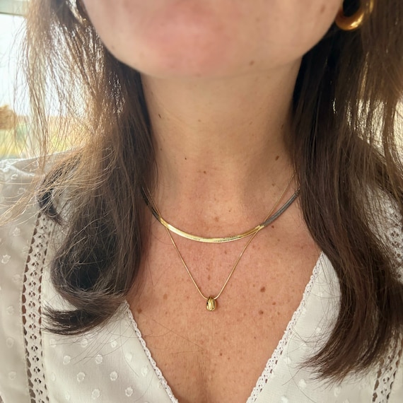 Ladies short gold chain discount