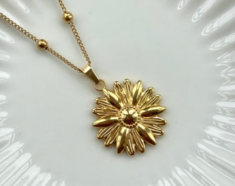 Ketting met bloem - ketting met hanger - ketting goud dames - Daisy necklace - minimalistisch - kette gold - ketting vrouw goud