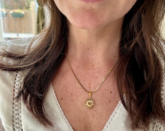 Ketting met hartje - ketting met bedel - ketting goud dames - heart necklace - minimalistisch - kette gold - short love necklace