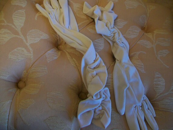 Vintage Long Beige Ruched Gloves - image 3