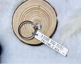 Love you more ... Rude Keyring, Keychain, lustig, Neuheit, Geburtstagsgeschenk, Freund, Freundin, Ehemann, Frau, Valentinstag