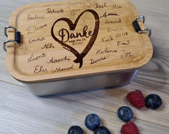Geschenk für Lehrer*innen - Brotdose mit Original Unterschriften aller Schüler*innen graviert auf Holz