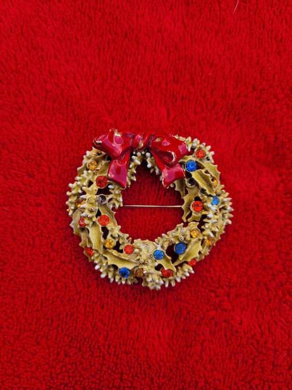 Christmas Wreath Brooch