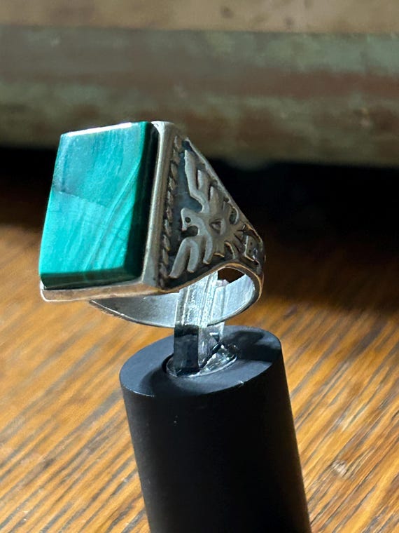 Vintage Thunderbird and Malachite Ring - image 4