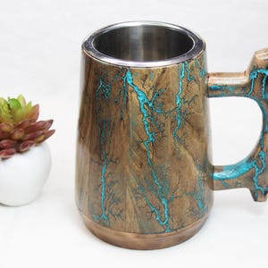 Personalisierter Bierkrug aus Holz mit Stahleinsatz: Trauzeugen Geschenk Bild 11