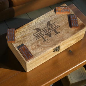 Juego de dominó de madera personalizado, juego de tren mexicano, caja grabada