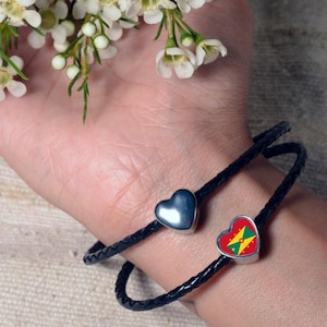 Zawieszka w kształcie serca z flagą Grenady do bransoletki ze stali nierdzewnej