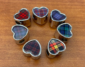 Bracelet en forme de coeur avec tartans écossais. Charm personnalisé avec un choix de tartan écossais. Ajoutez une breloque. Cadeau de Saint-Valentin