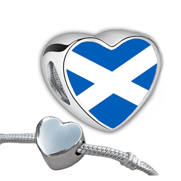 St. Andrews Cross Saltire Scotland Flag Perle de charme personnalisée en forme de cœur. La perle à grand trou ajoute du charme. Cadeau de Saint-Valentin pour maman maman