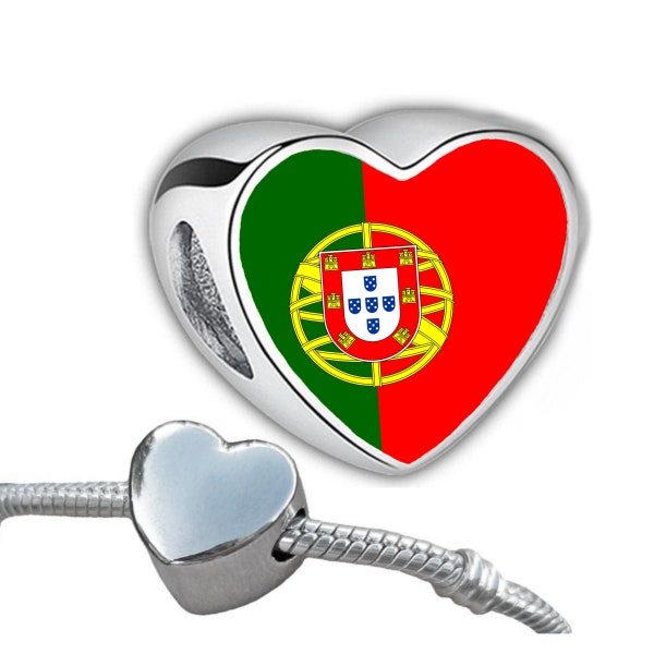 Perle personnalisée en forme de coeur représentant le drapeau portugais du Portugal. Ajoutez une breloque. Perle à gros trous. Cadeau pour maman maman. Cadeau de la Saint-Valentin