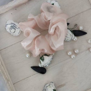 Organza scrunchie