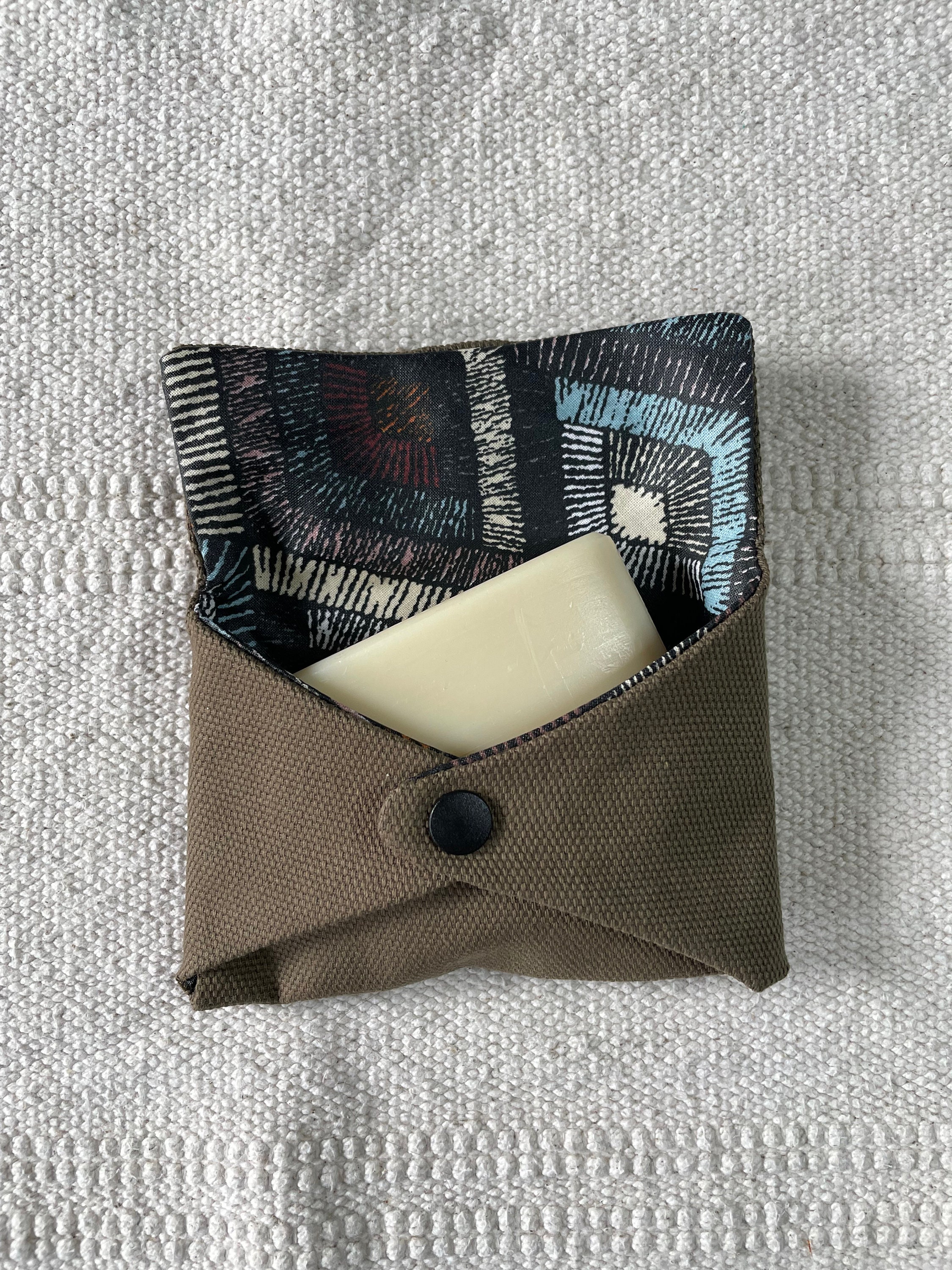 Pochette à Savon et Shampoing Solide Imperméable Upcyclé, Idée Cadeaux, Voyages.