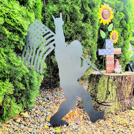 Peek-a-Boo Flipping Off Bigfoot Metal Sign - Funny Rooster Garden Decor