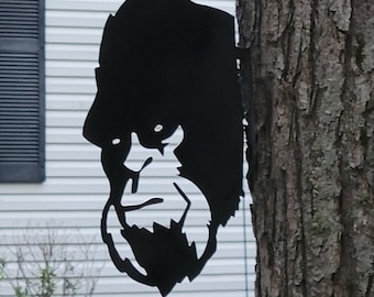 Bigfoot Peeking Sasquatch Metal Yard Art: Funny Tree Stake
