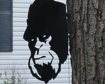 Bigfoot Funny Peeking Metal Garden Stake, Outdoor Lawn Decor, Sasquatch Fan Gift, Woodland Cabin Art