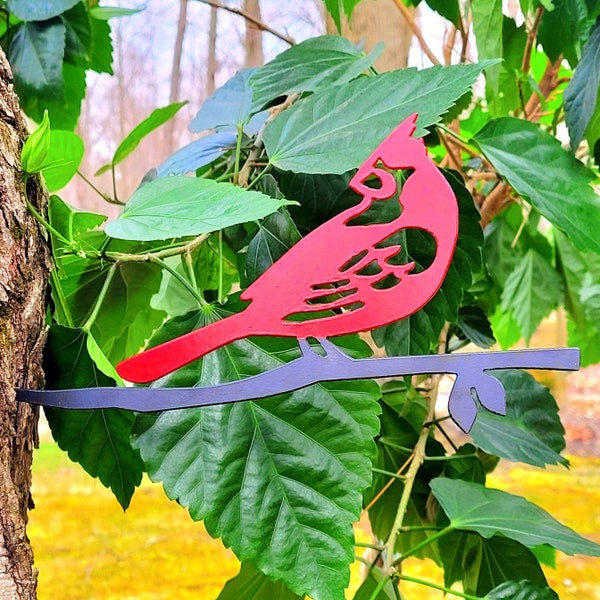 Cardinal tree stake, bordwatcher gifts,for loss, memorial for remembrance, metal yard art animals, bord lover garden decor for family home