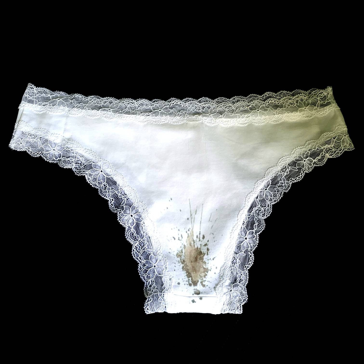 I bet u these white underwear have shit stains on them, can he just retire  them already?? : r/icywyattsnarkk