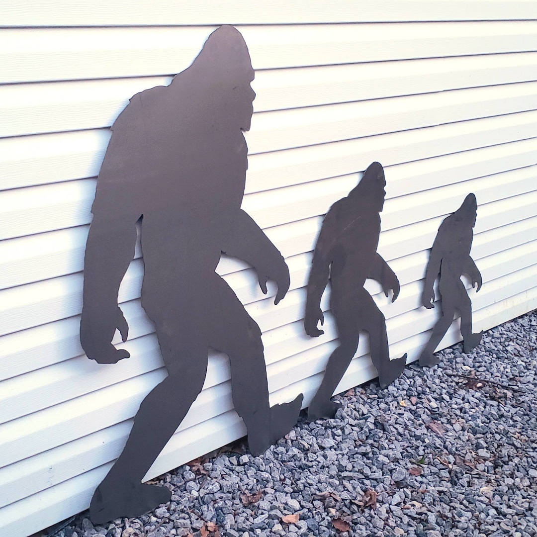 Metal Bigfoot Yard Art, Sasquatch for Dad, Funny Bigfoot Gift, Sasquatch Gift for Bigfoot Fan