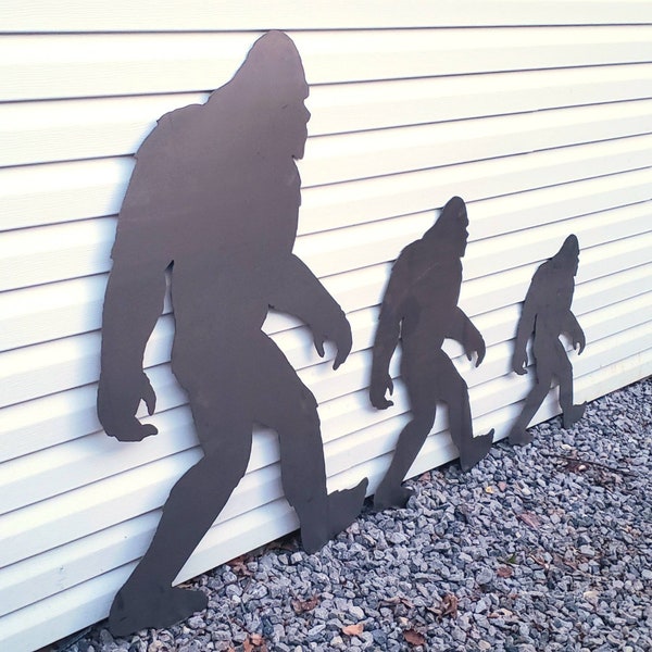 Metal bigfoot yard art, sasquatch for dad, funny bigfoot gift, sasquatch gift for bigfoot fan, lawn decoration, metal yard decor for house