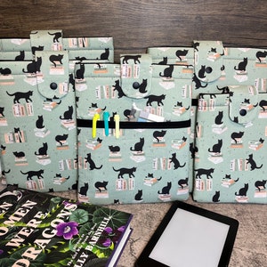 Green Cats and Books Padded Book Sleeve, Book Jacket, Book Protector, Book Lover, Bookish Gift, Book Club, BookTok, iPad Case image 5