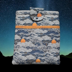 Custodia imbottita per libri: Onde, Luna/Sole Arancione - Regalo per amanti dei libri, Dark Academia
