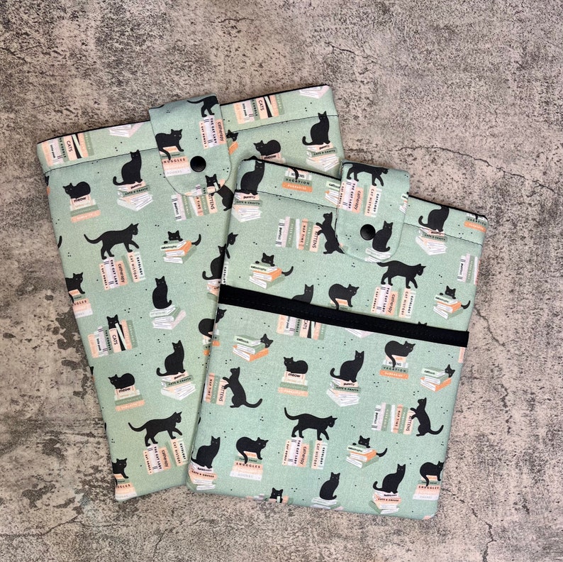 Green Cats and Books Padded Book Sleeve, Book Jacket, Book Protector, Book Lover, Bookish Gift, Book Club, BookTok, iPad Case Large with pocket