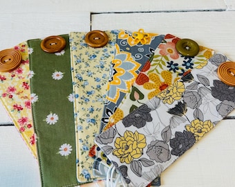 Floral Coffee Sleeve: Reusable Cup Cozy for Iced Drinks