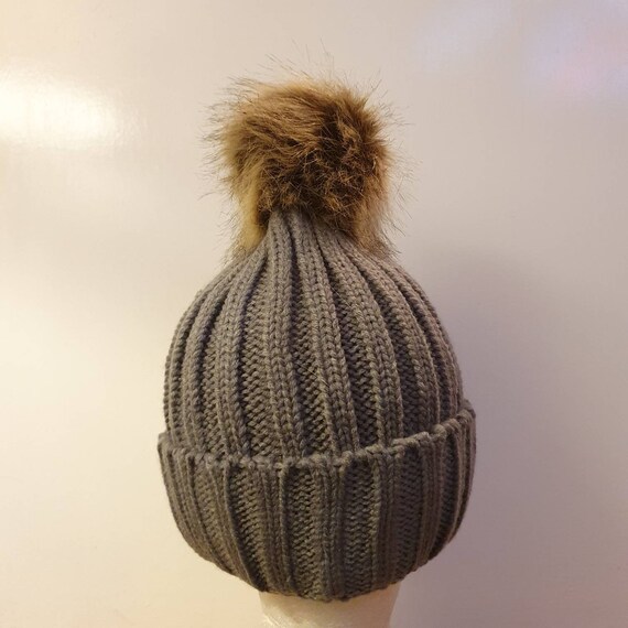 womens grey pom pom hat