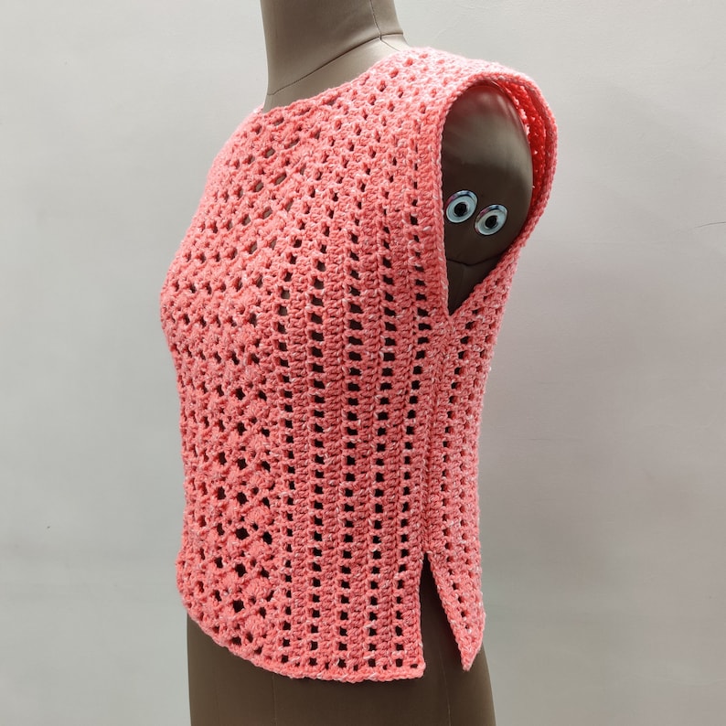 Crochet easy top pattern with cotton yarn. Easy quick crochet tee pattern. Crochet lacy vest. Crochet top for women all sizes. beginner crochet. Womens lacy blouse fits well chic trendy design. Peach yarn soft
