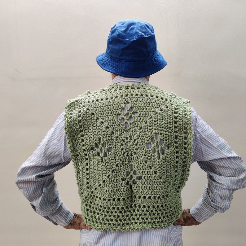 Crochet lacy filet crochet vest pattern. Boho Vest with fringes, easy quick crochet pattern. Crochet summer vest top for women. Medium weight red heart super saver vest. Crochet top for women, cardigan vest pattern.