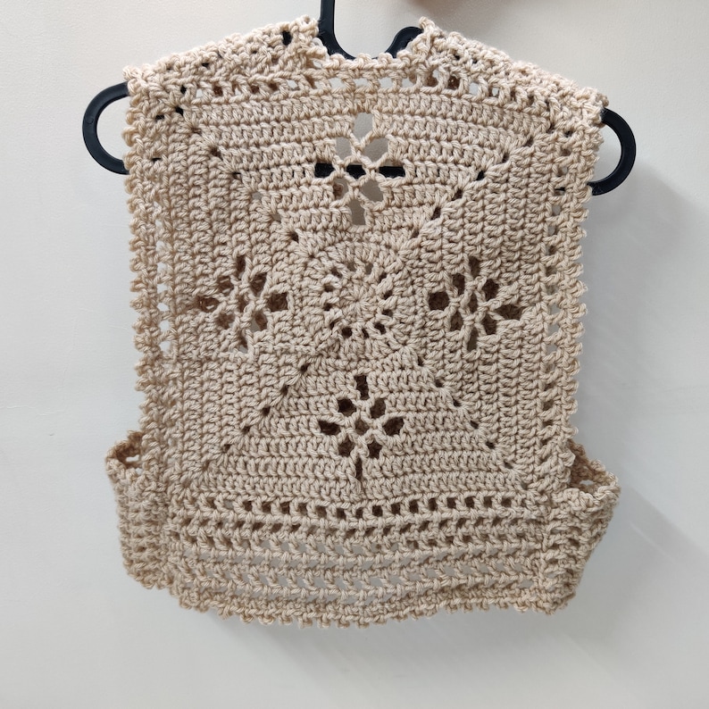 Crochet lacy filet crochet vest pattern. Boho Vest with fringes, easy quick crochet pattern. Crochet summer vest top for women. Medium weight red heart super saver vest. Crochet top for women, cardigan vest pattern.