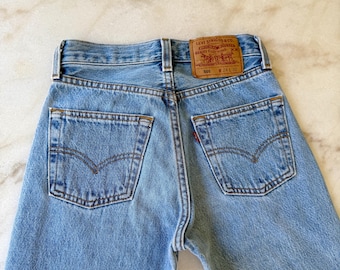 Levis 501 Vintage para mujer, lavado claro, corte ajustado, pierna recta, talla XXS (talla 23)