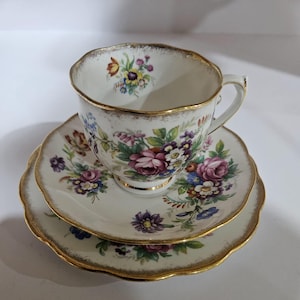 Vintage Roslyn fine bone china &quot;Minuet&quot; trio floral bouquet design and gold trim