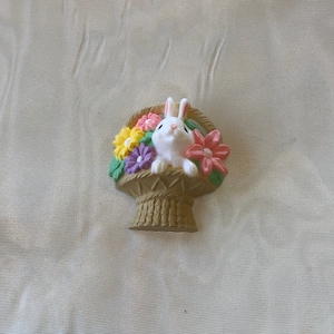 Alfinete de cesta de flores de Páscoa Hallmark 1986