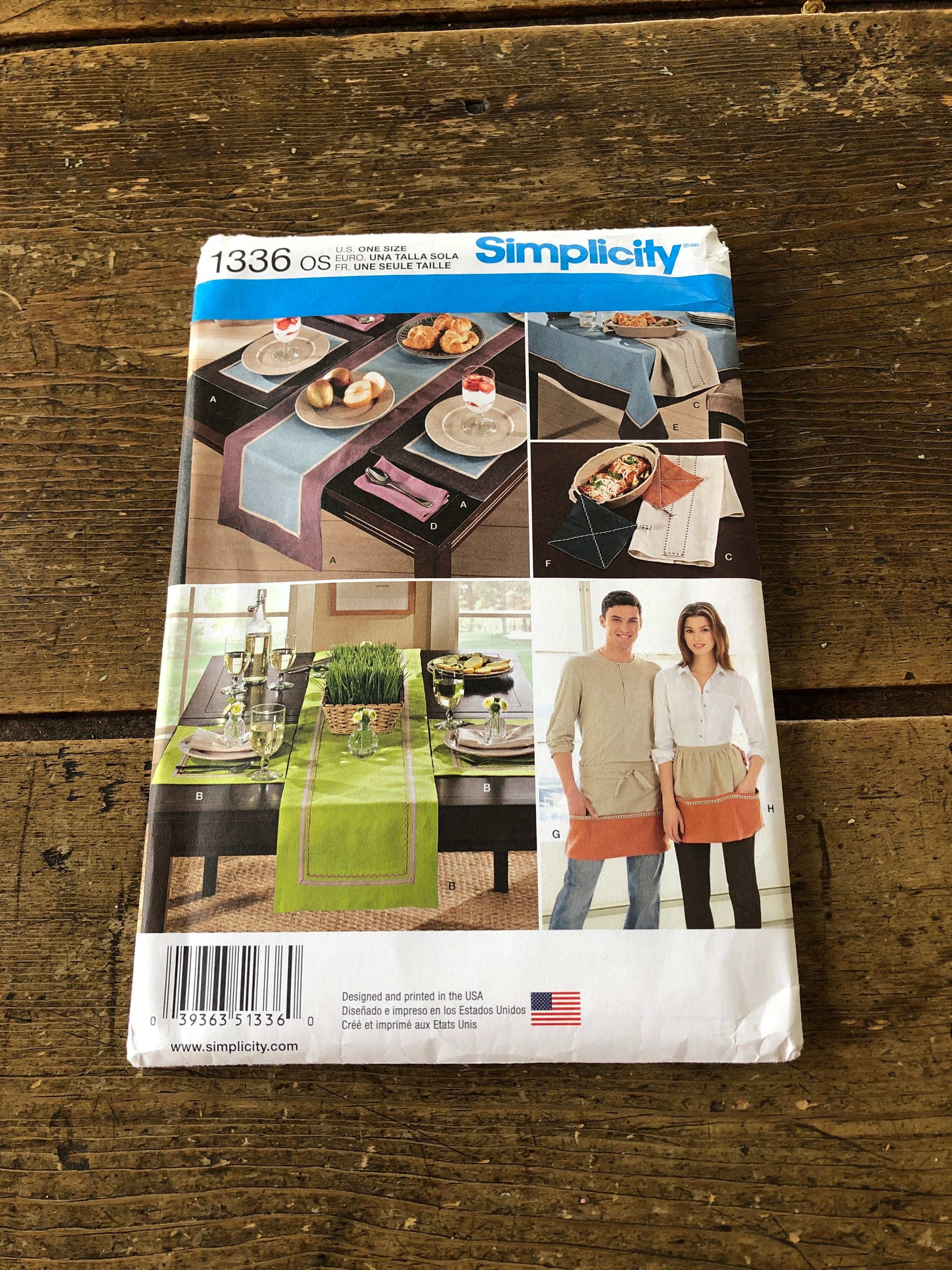 Simplicity Table Accessories and Aprons Pattern Number 1336