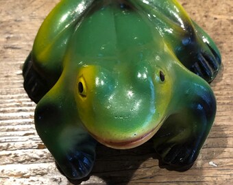 緑色のエナメル製カエルの置物2点 緑のカエルの置物 - Etsy 日本