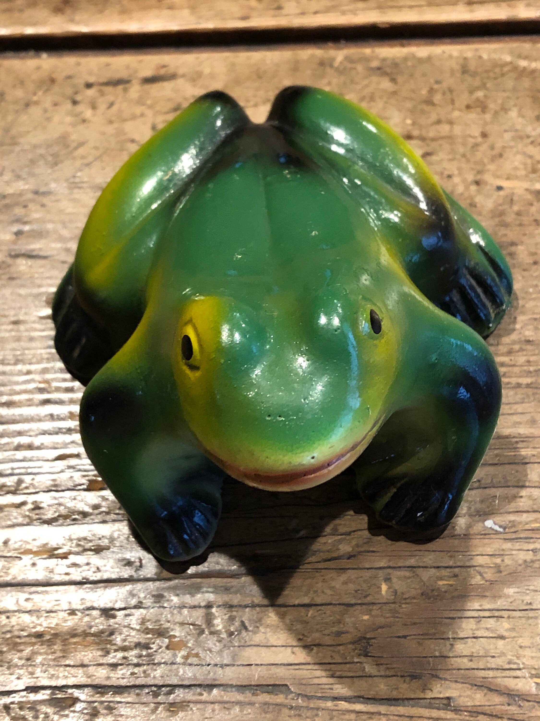 緑のカエルの置物 - Etsy 日本