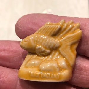 Red Rose Tea Wade Whimsies Tropical Fish