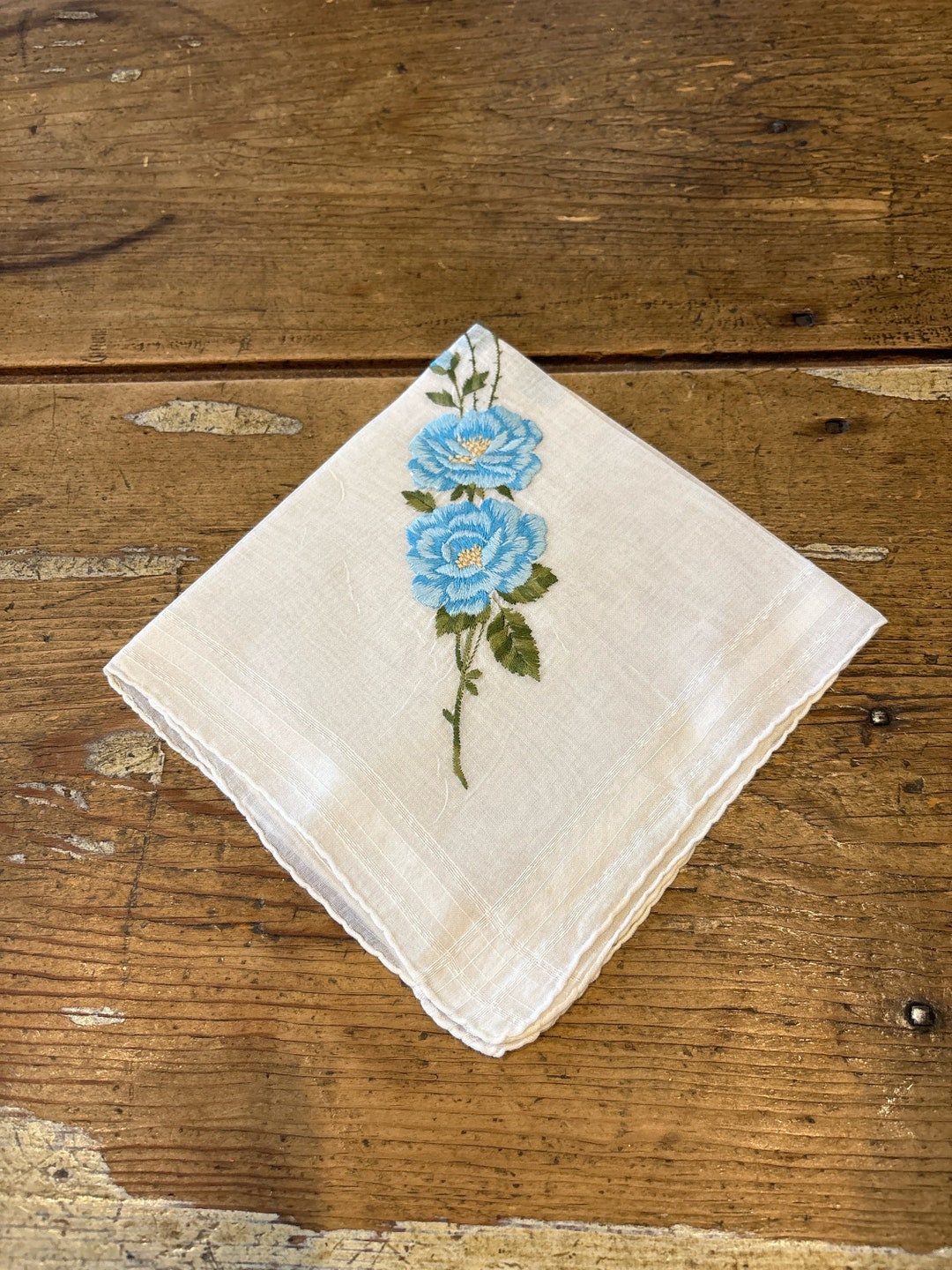 Amazon.com: YiLUOMO Blue Embossed Floral Pattern Hand Towel