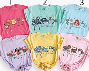 Maglietta Comfort Colors® Principesse Disney, Maglietta con fiocchi e personaggi Disney, Maglietta per il viaggio a Disneyworld, Maglietta Cars per ragazze, Regalo Disney
