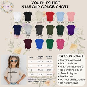 Peut inclure: Un tableau des tailles et couleurs de t-shirts pour enfants pr&eacute;sente diff&eacute;rentes couleurs de t-shirts, dont le blanc, le noir et le rouge. Le tableau indique &eacute;galement les mesures en pouces et les instructions d'entretien. La marque "Comfy Closet" est en haut.