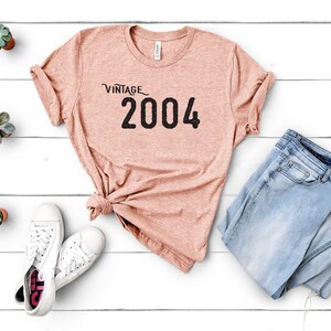Presente de aniversário de 16 anos para meninas, camiseta de aniversário de 16 anos, camiseta vintage de 2004, camiseta gráfica de aniversário de 16 anos, camiseta de aniversário de 16 anos, camiseta de aniversário de 16 anos