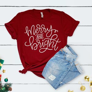 Weihnachts-T-Shirts für Frauen, fröhliches und helles Shirt, Weihnachts-T-Shirt, Feiertags-Shirt für Frauen, Weihnachts-T-Shirt - Brieftasche und Herz
