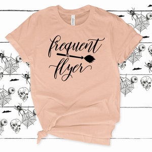 Vielflieger Hexe Shirt für Frauen | Lustiges Halloween T-Shirt für Frauen | Hexe-Shirt |  Geldbörse&Herz