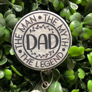 Bobine d'insigne Papa la légende, cadeau pour la fête des pères, support rétractable pour carte d'identité, clip pour carte d'identité médicale, aimants de présentation