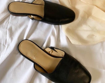 gap black mules