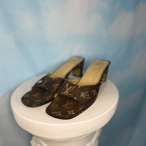 Women's Louis Vuitton Sandals, Preowned & Secondhand