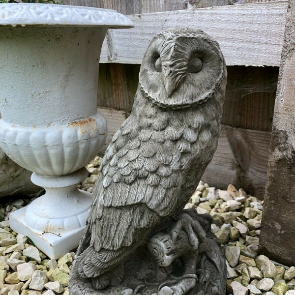 Reconstituted limestone barn owl statue | vintage bird concrete garden ornament